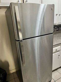 Refrigerator for sale!!!