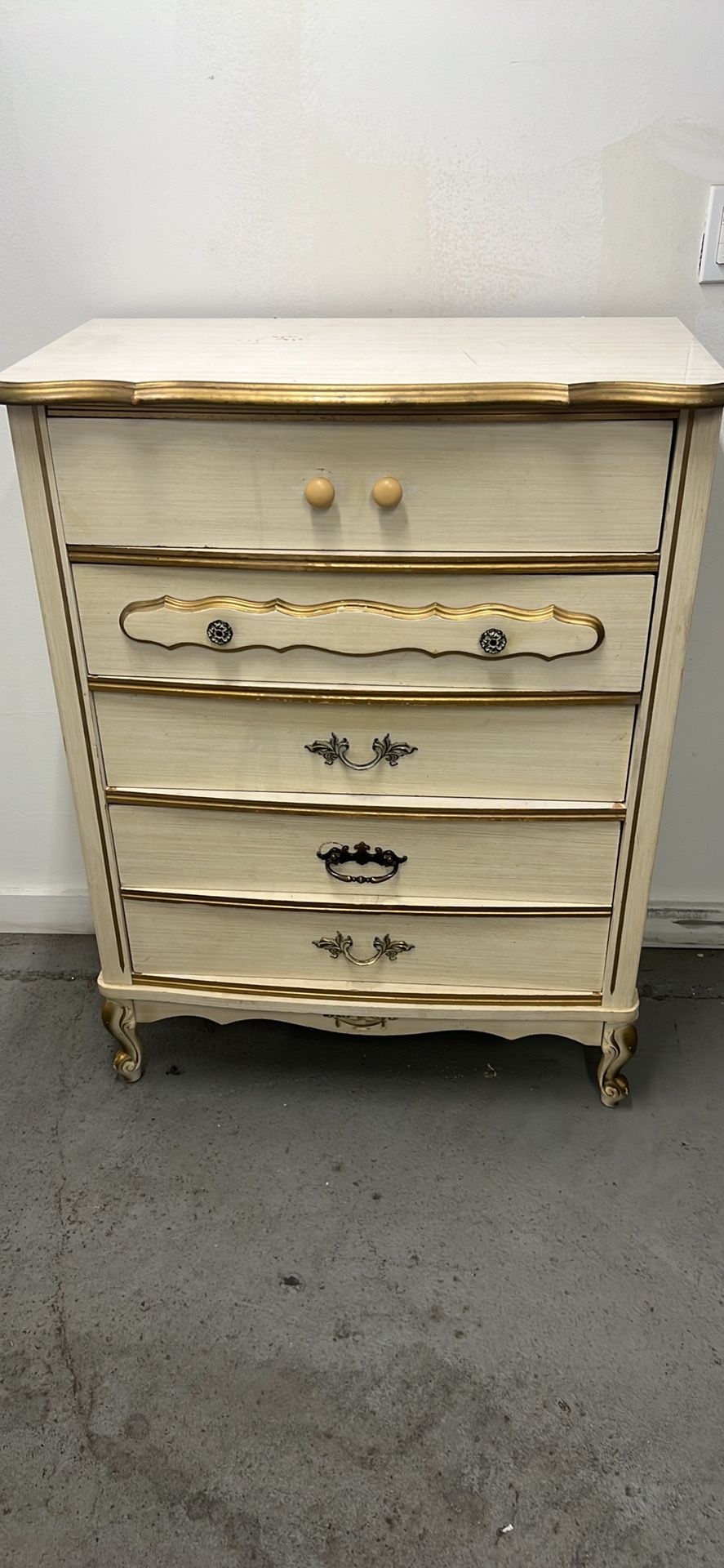 Dresser