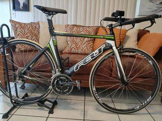 FELT B16 full carbon tri roadbike size 54cm medium shimano ultegra 20 speeds like new..