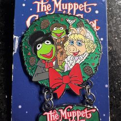 Disney 2019 Muppet Christmas Carol Kermit Robin Miss Piggy Cratchit Pin LE 5000