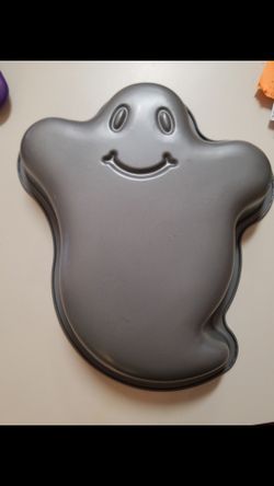 Ghost cake pan