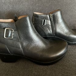 Dansko Black Leather Bootie Clog With Side Zipper And Buckle