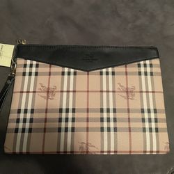 Burberry Pouch 