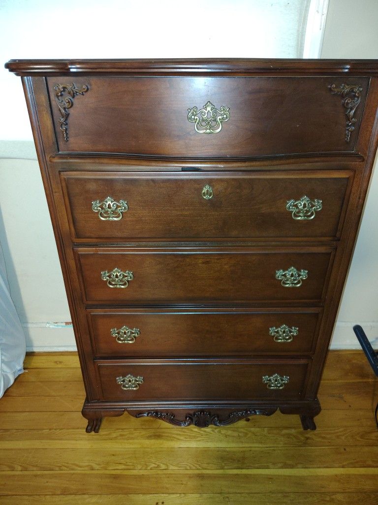 4 Piece Real Wood Bedroom Set. Low price For Today Only