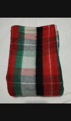 RED -GRAY- GREEN & WHITE THROW BLANKET 66"×45"