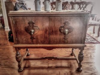 Beautiful Antique Buffet/sideboard