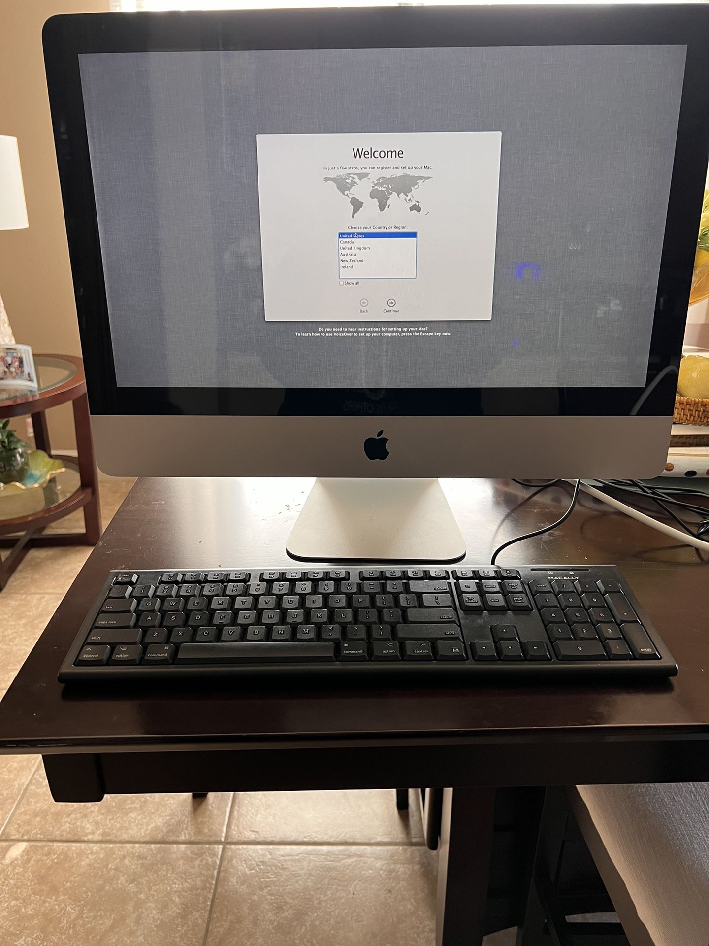 Apple iMac A1311 Core 2 Duo 4gb RAM 500 GB HDD Mid 2011 