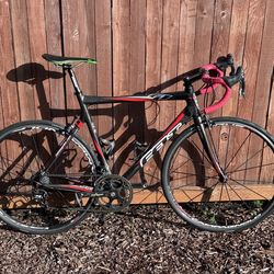 Felt F1 - Full Carbon Campagnolo Groupset and Wheels