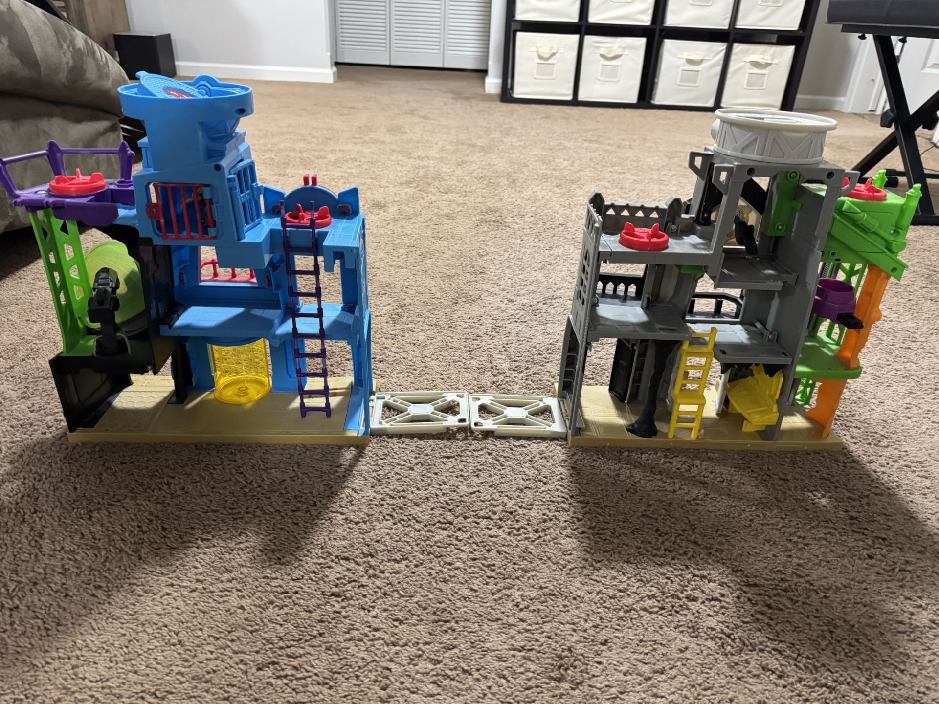 Batman & Superman Imaginext Forts