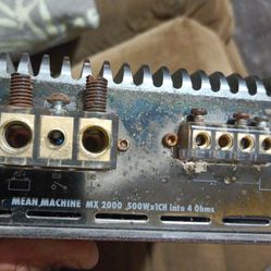 Good Working Amp..Need Money To Fix My Car..200$ Obo