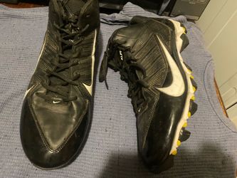 Nike Men’s Cleats size 14 fits a 13