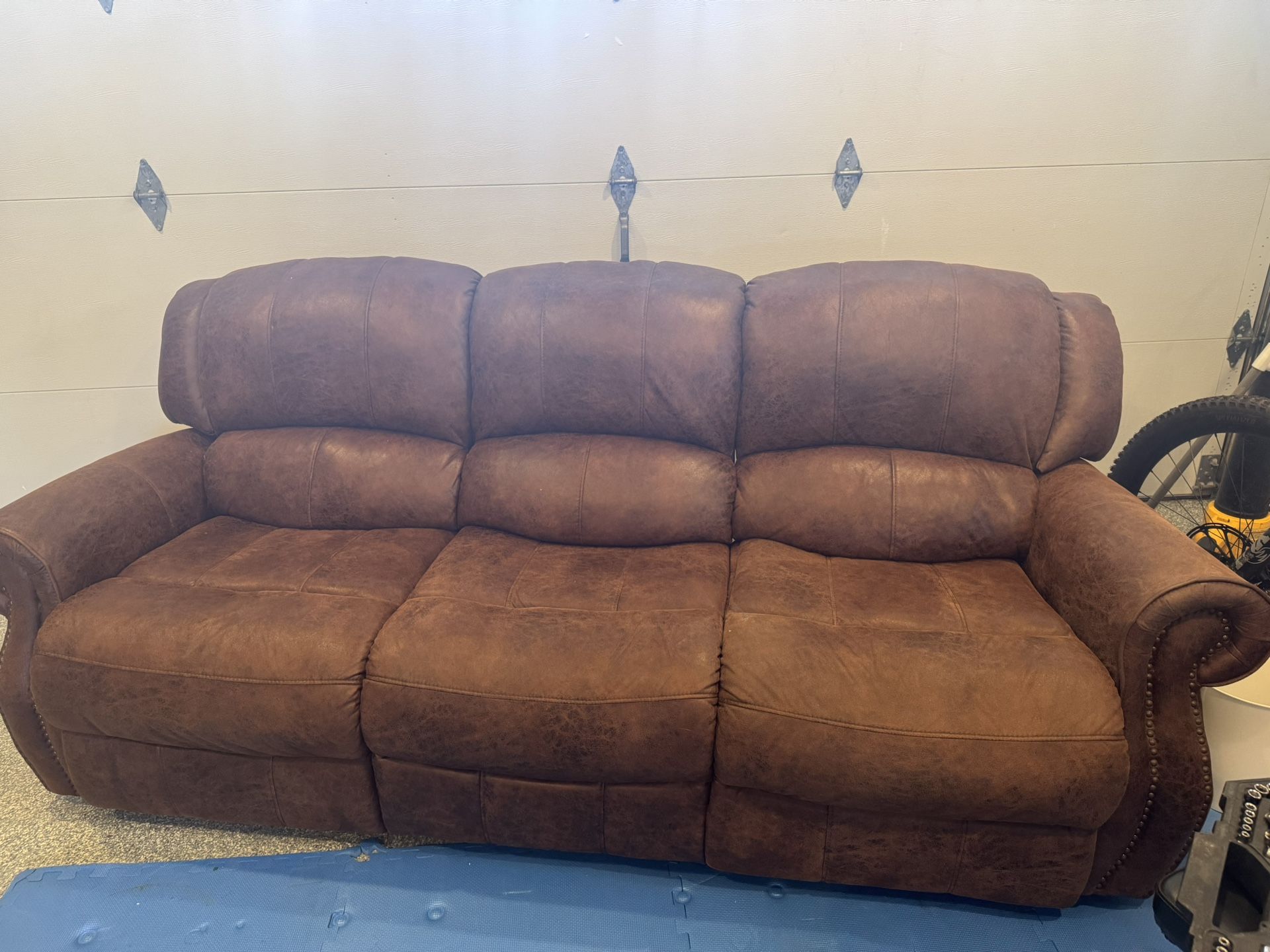 Double recliner Sofa/ Sillón Reclinable