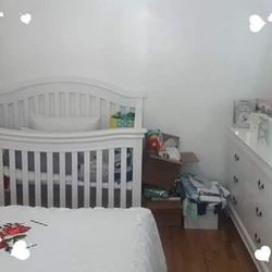 Sorelle White Baby Crib