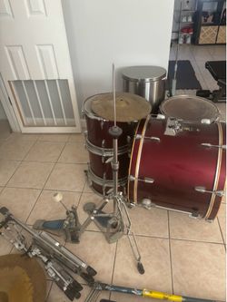 Yamaha drum set