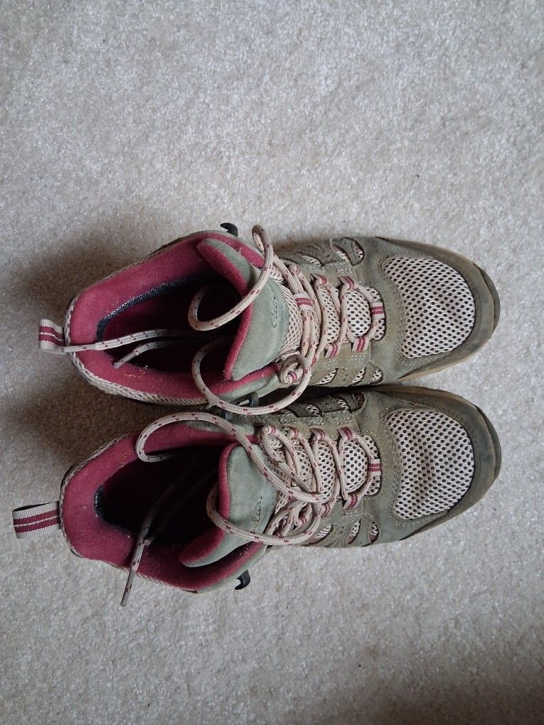 Mabela Hiking Boots