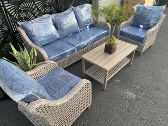 Brand New Patio Set 