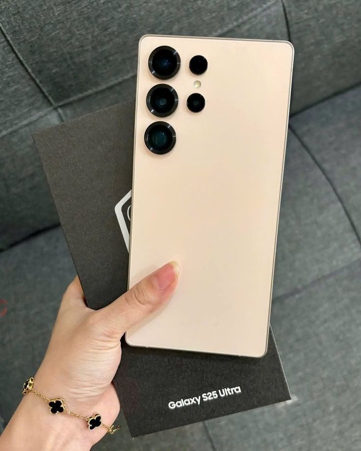 New Sealed Samsung Galaxy S25 Ultra 256gb  Unlocked, FREE Smartwach/ Headphones. Pay $1 Today Rest in payments. NO CREDIT NEEDED FINANCING