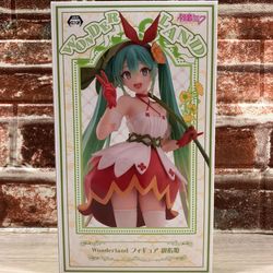 Miku wonderland figure