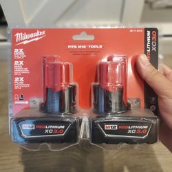 Milwaukee
M12 12-Volt Lithium-Ion XC Extended Capacity 3.0 Ah Battery Pack (2-Pack)
