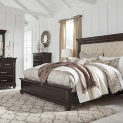 Brynhurst Dark Brown Upholstered Panel Bedroom Set

