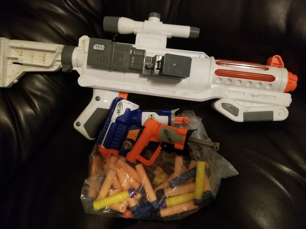 BEST OFFER! Star Wars Nerf Captain Phasma Blaster & 2 Mini Nurf Guns. Porch pick up Available