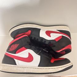 Jordan 1 Mid