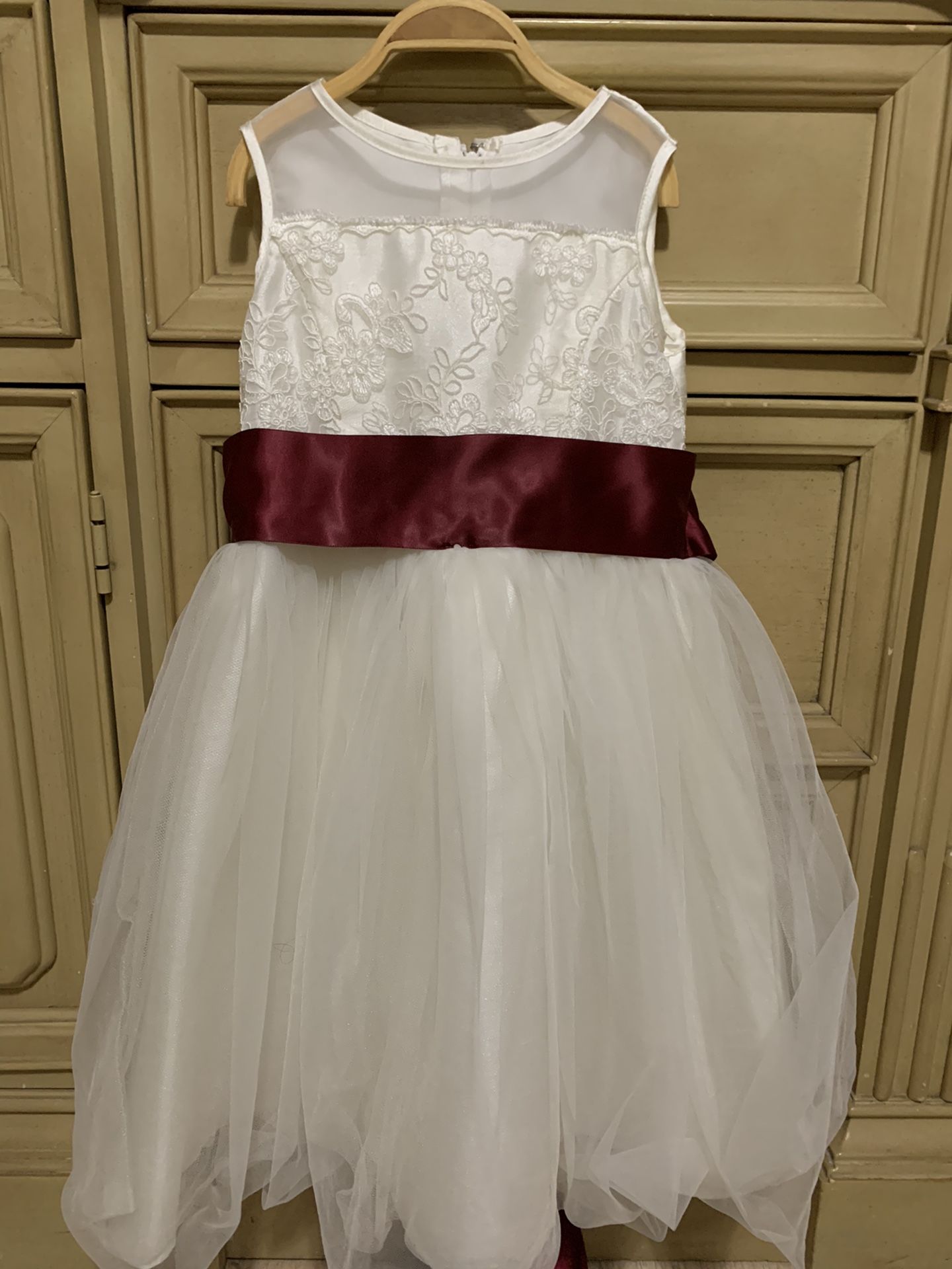 David’s Bridal Dress Girls Size 5/6🌸