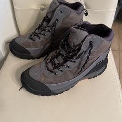 Air Walk Gray Boots New size 10