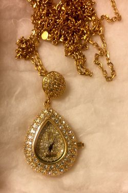 Exquisite Victoria Wieck Crystal, Gold Tone Metal Watch Pendant Necklace