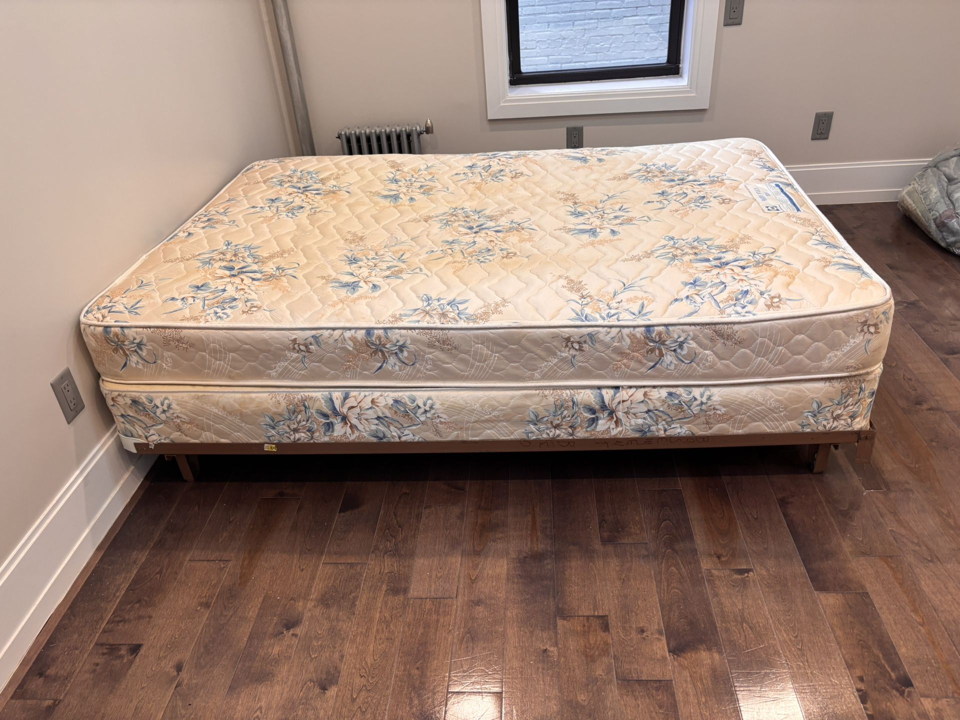 Full Mattress Box Spring And Metal Frame All for $40