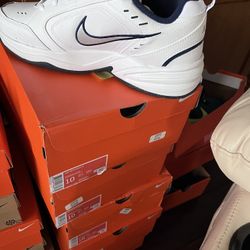 Men’s Shoe Nike Air Monarch IV 