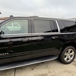 2020 Black Chevy Suburban - Premier 