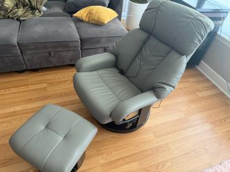 Vibrating Recliner