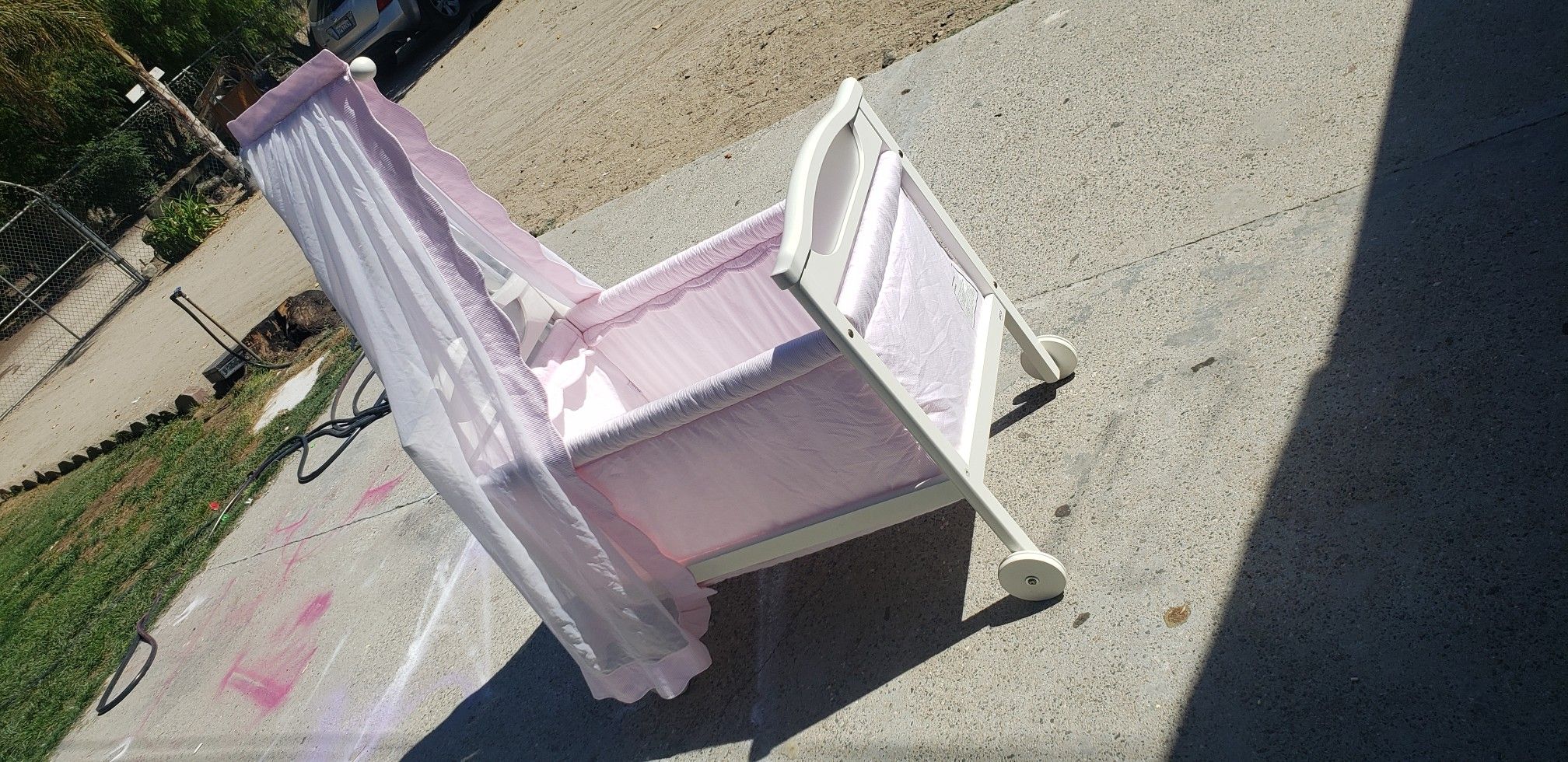 Beautiful lil babygirl crib Baby & Kids