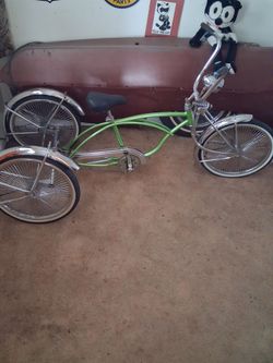 20"" schwinn stingray lowrider bike  wheeler  144 spokes rims with white walls tires