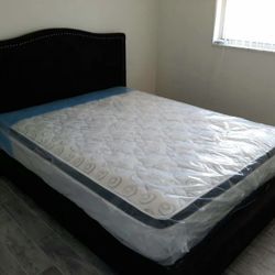 NEW QUEEN PILLOW TOP MATTRESS. Bed frame is not available. Take it home same day 👍