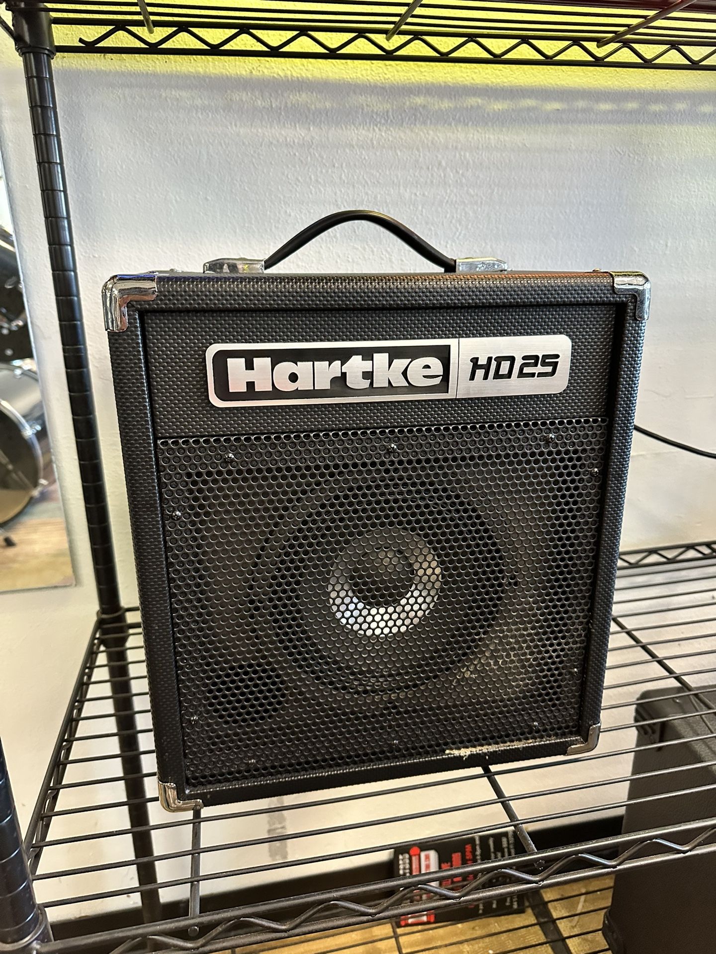 Hartke HD 25-Watt Bass Amp