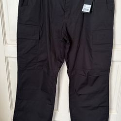 NEW MEN’S CARGO PANTS WITH TAG SIZE 34X32