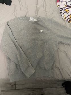 Nike Gray Crewneck Sweatshirt – Size Small