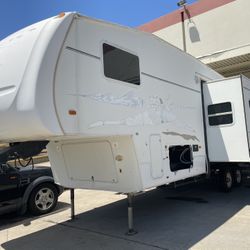 2005 Forest River 34bhs