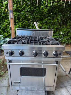 Viking 30 Inch Stove with hood
