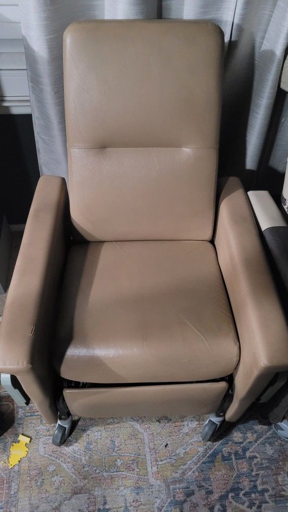 recliner medial chairs