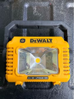 DEWALT 20V MAX Compact Cordless Task Light (tool only)