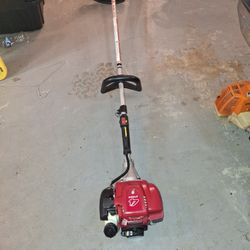 Honda HHT35S weediater, practically new, very little use, no problems, no cracks, and ready to use. 