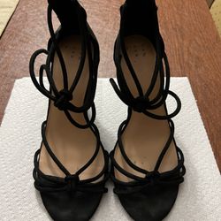 Woman High Heel Shoes 👠 7 1/2 Size