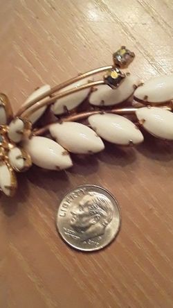 Vintage Milk Glass Broach