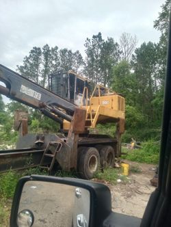 John Deere 335 Log Loader