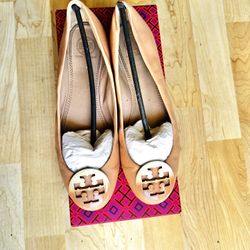 Size 7. 5 Tory Burch Ombré Logo Flats