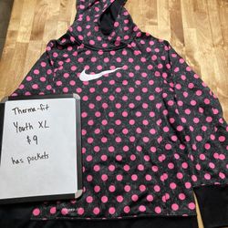 Nike youth XL Therma-fit Hoodie
