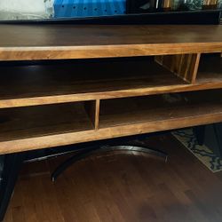 Haverty’s Olsen Console Table